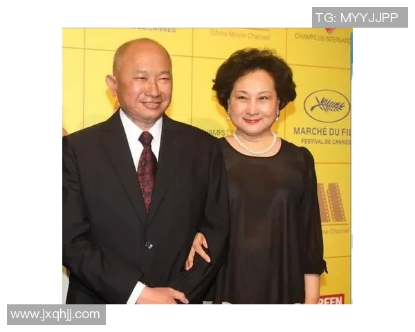 盘点那些与足球明星携手共度人生的妻子们的幸福故事与精彩瞬间