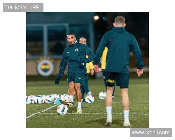 足球明星单手指天的背后故事与荣耀瞬间揭秘 足球明星单手指天的背后故事与荣耀瞬间揭秘